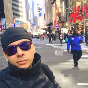 Meet your Posher, Julian alejandro